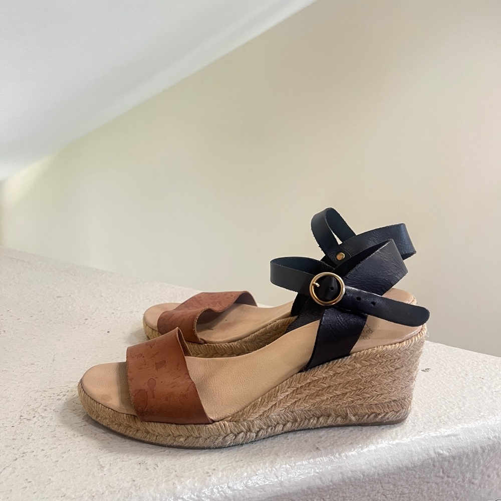 Andre Assous Black Brown‎ Distressed Leather Wedge Buckle Slingback Sandals Sz 9